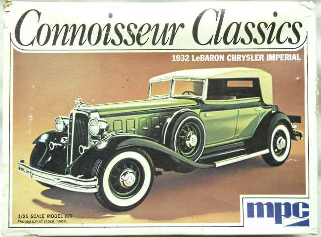 MPC 1/25 1932 Chrysler Imperial Le Baron Convertible Sedan, 1-3102 plastic model kit
